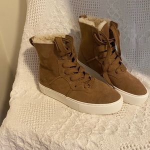 UGG Cirsium Women’s Shoe 8.5